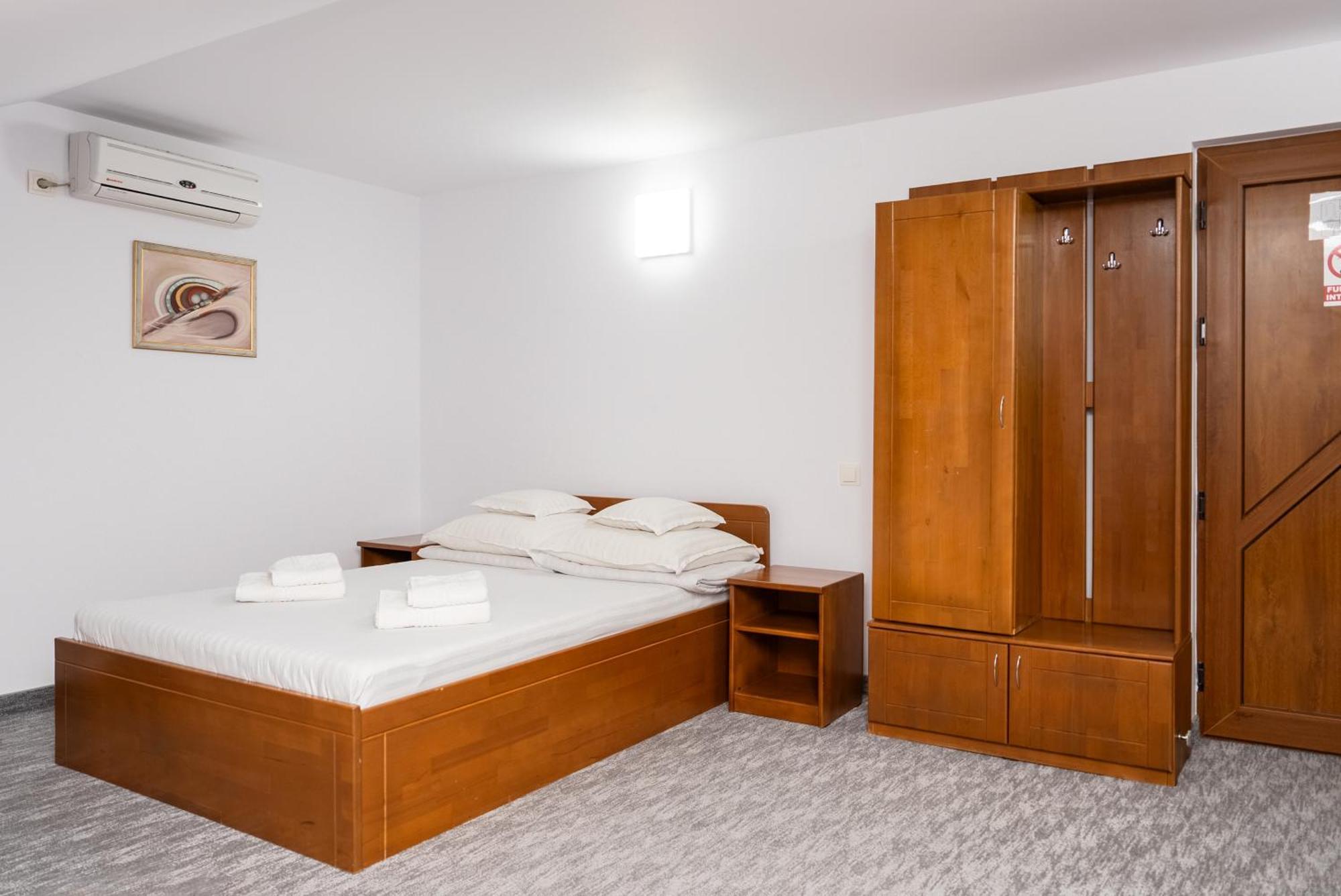 Hotel Casa De Piatra Шкея Экстерьер фото